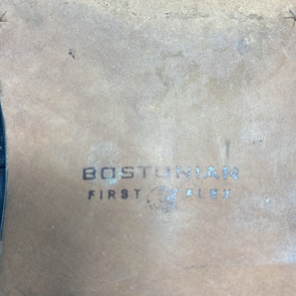 Bostonian Classics Black Tasseled Wingtip Leather Shoes - Picture 6 of 8